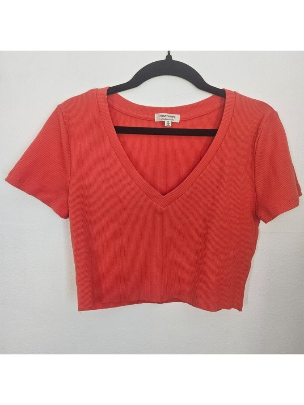 HEART & HIPS Orange Ribbed V‎ Neck Crop Top Short Sleeve Casual Women's M NWOT